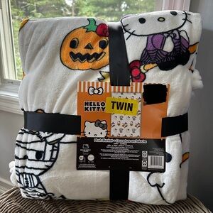 *Last One* NEW Hello Kitty Halloween Twin Blanket - HTF